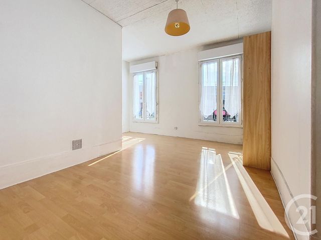 Appartement F2 à vendre - 2 pièces - 33.35 m2 - LE KREMLIN BICETRE - 94 - ILE-DE-FRANCE - Century 21 K.B. Immobilier