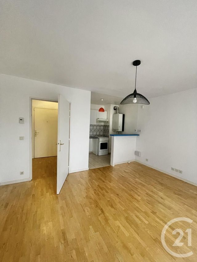 Appartement F2 à louer - 2 pièces - 38.33 m2 - VITRY SUR SEINE - 94 - ILE-DE-FRANCE - Century 21 K.B. Immobilier